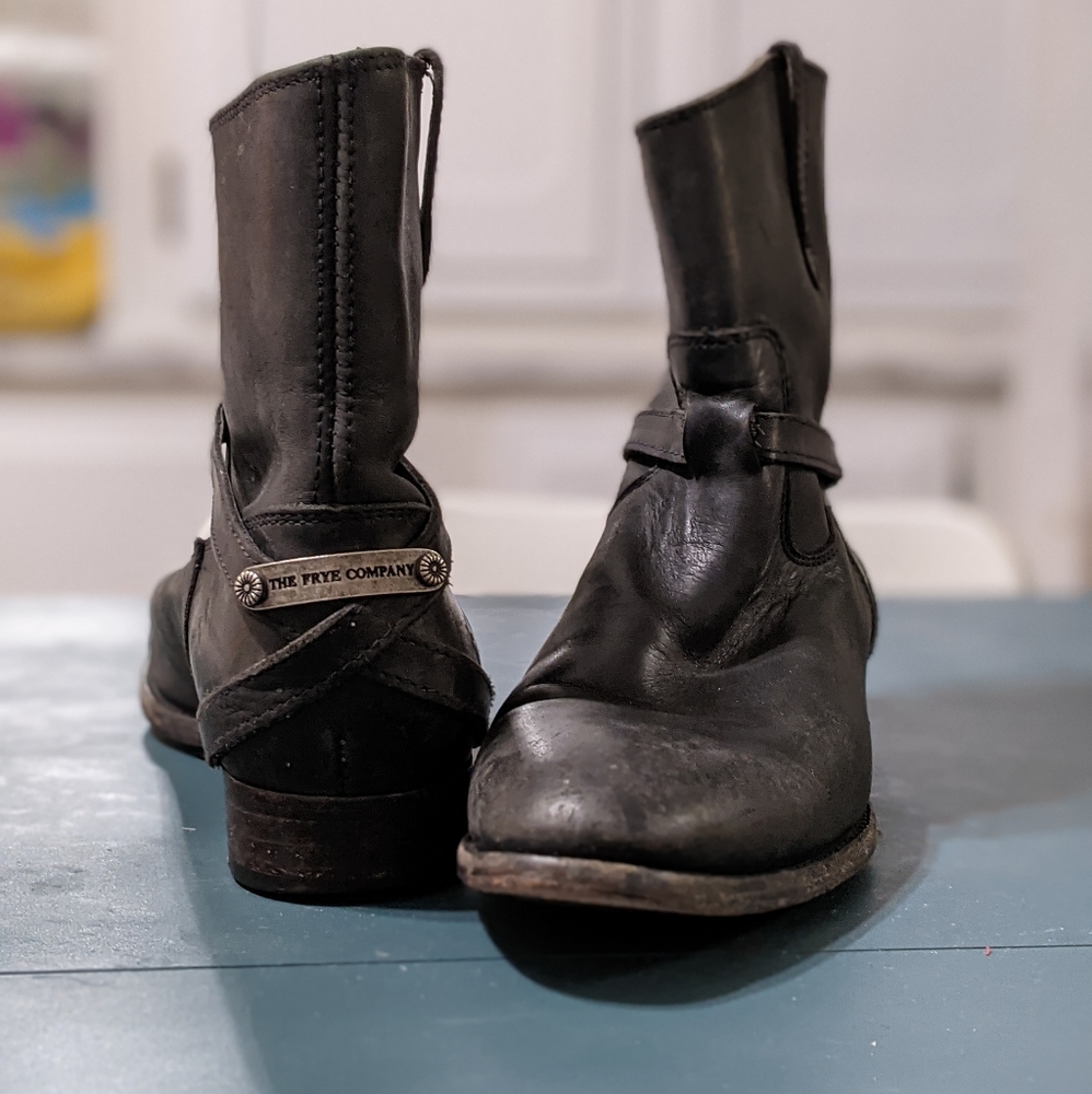 Frye black Lindsay Plate harness boots